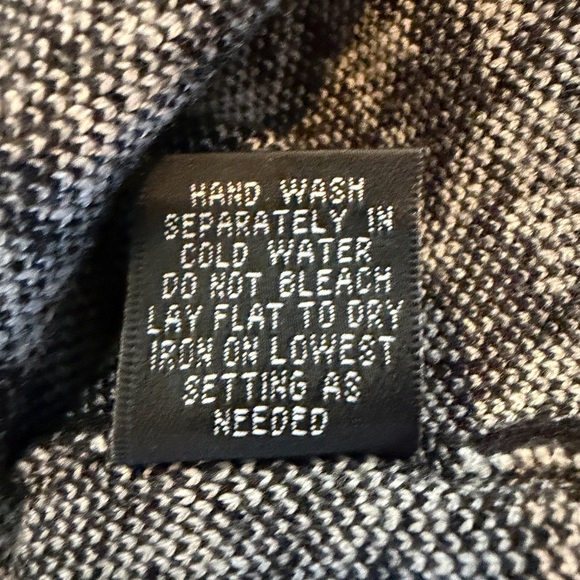 Black and White Houndstooth Cardigan - Picture 10 of 10